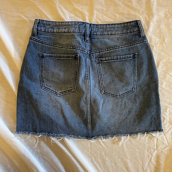 PacSun  Denim Distressed Mini Skirt Size 26 - Picture 2 of 4